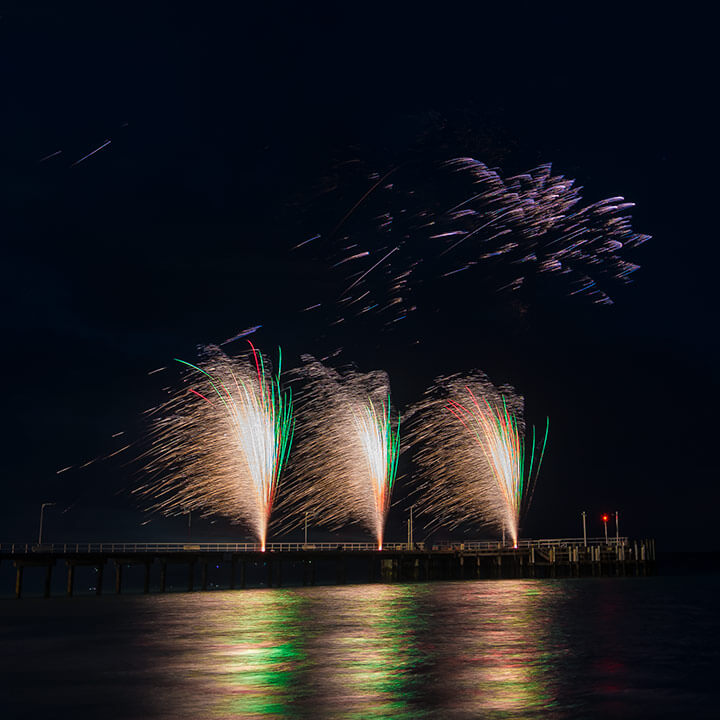 Triple simultaneous fireworks display